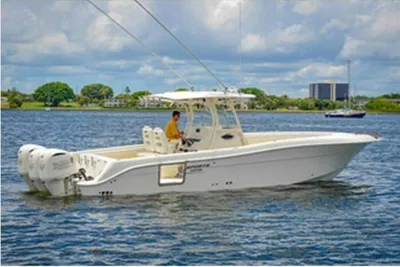 Hydra-Sports 3400 Center Console