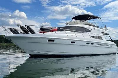 2008 Sealine T52
