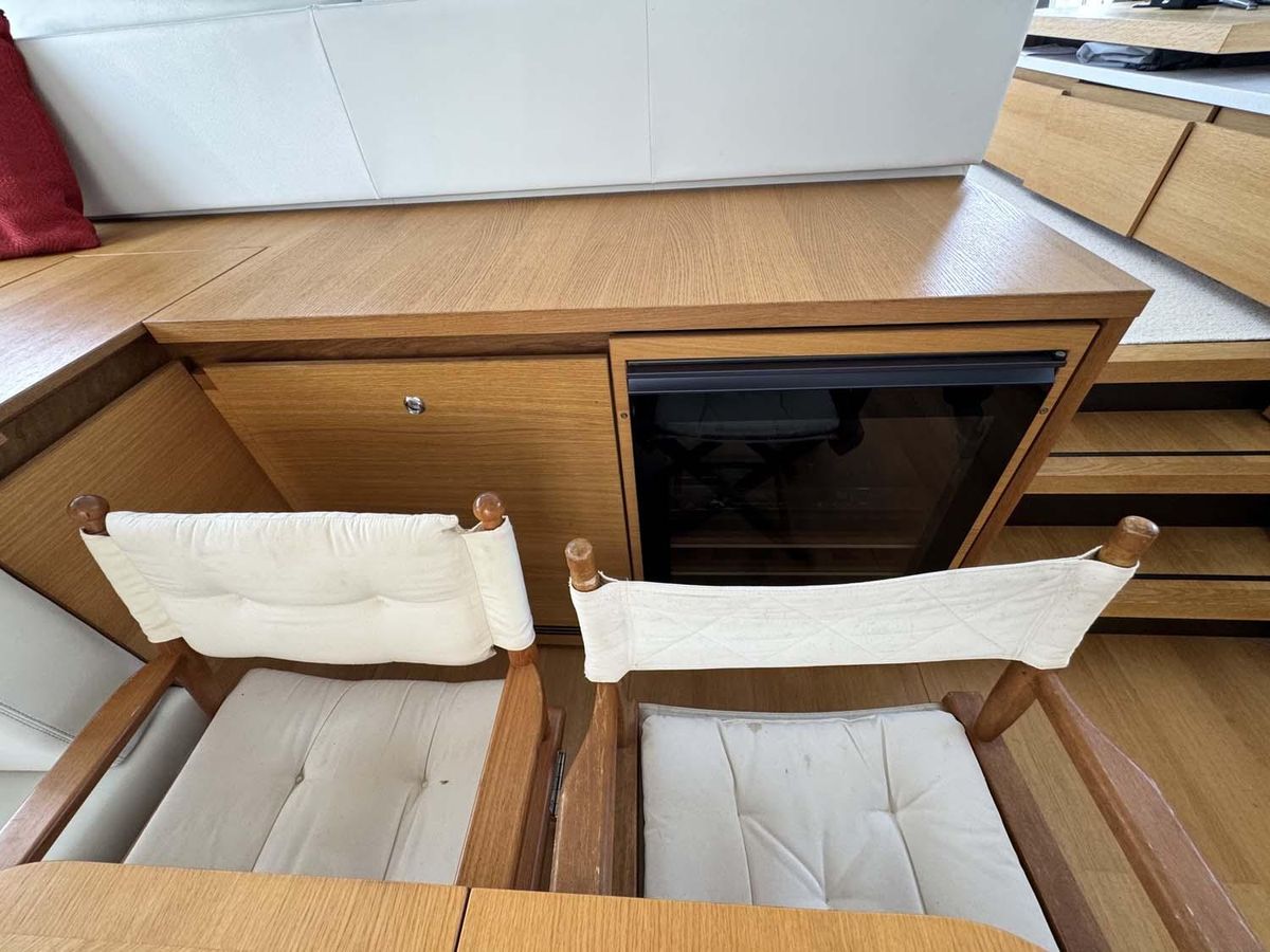 2011 Sealine 61 