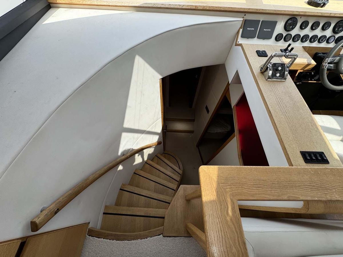 2011 Sealine 61 
