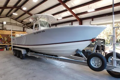 Regulator 32 Center Console