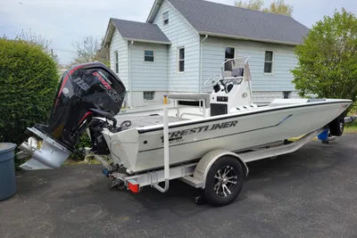 Crestliner 1800 Bay