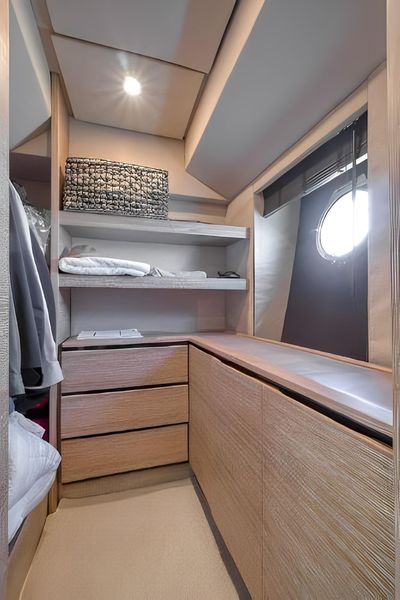 2011 Azimut 70
