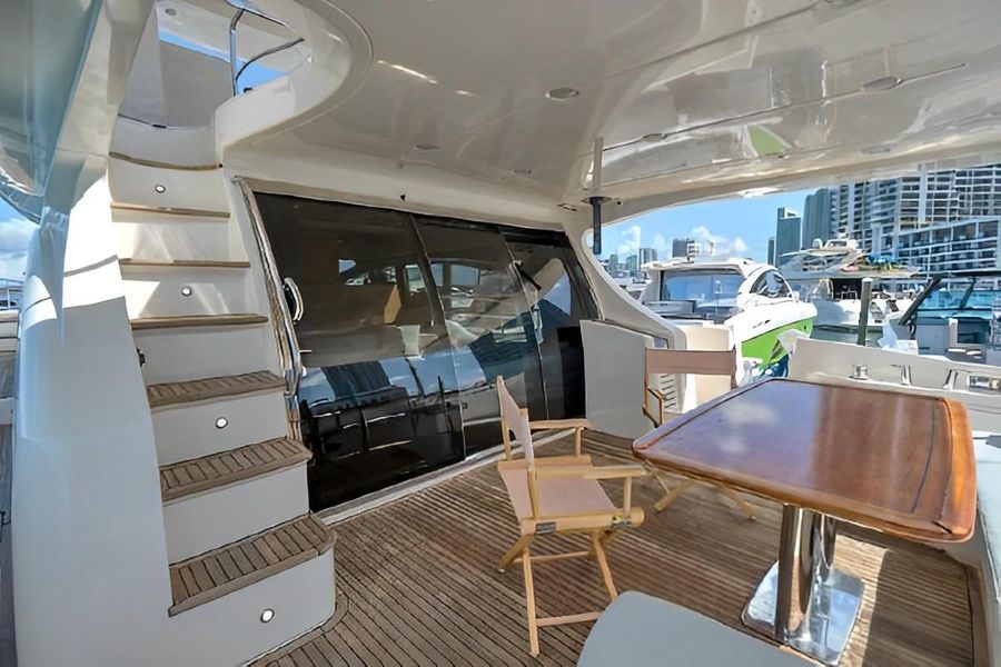 2011 Azimut 70