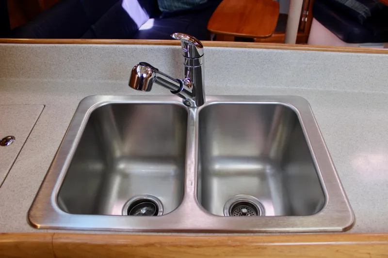 Vita E' Bella Yacht Photos Pics 