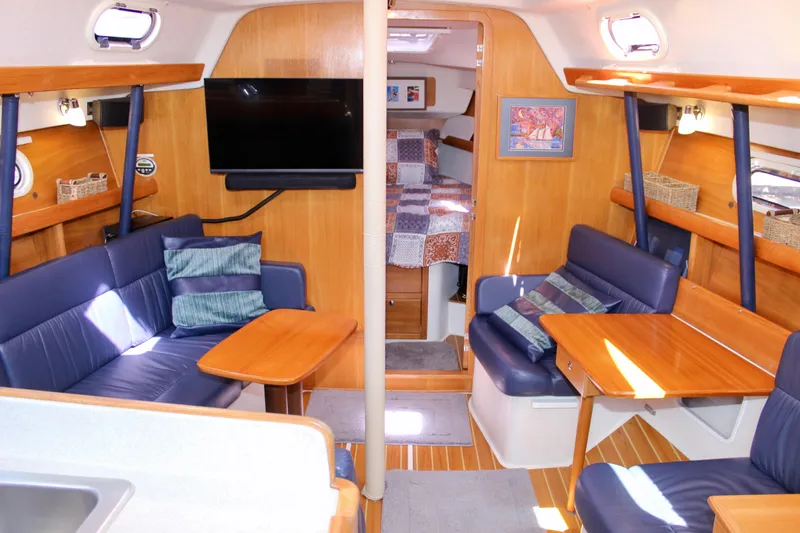 Vita E' Bella Yacht Photos Pics 