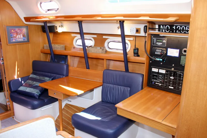 Vita E' Bella Yacht Photos Pics 