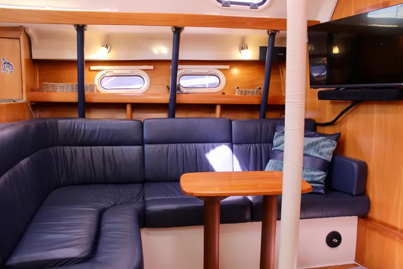 Vita E' Bella Yacht Photos Pics 