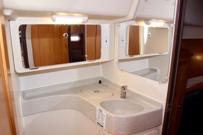 Vita E' Bella Yacht Photos Pics 