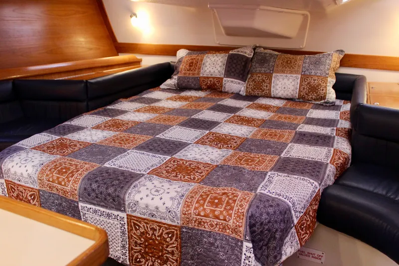 Vita E' Bella Yacht Photos Pics 