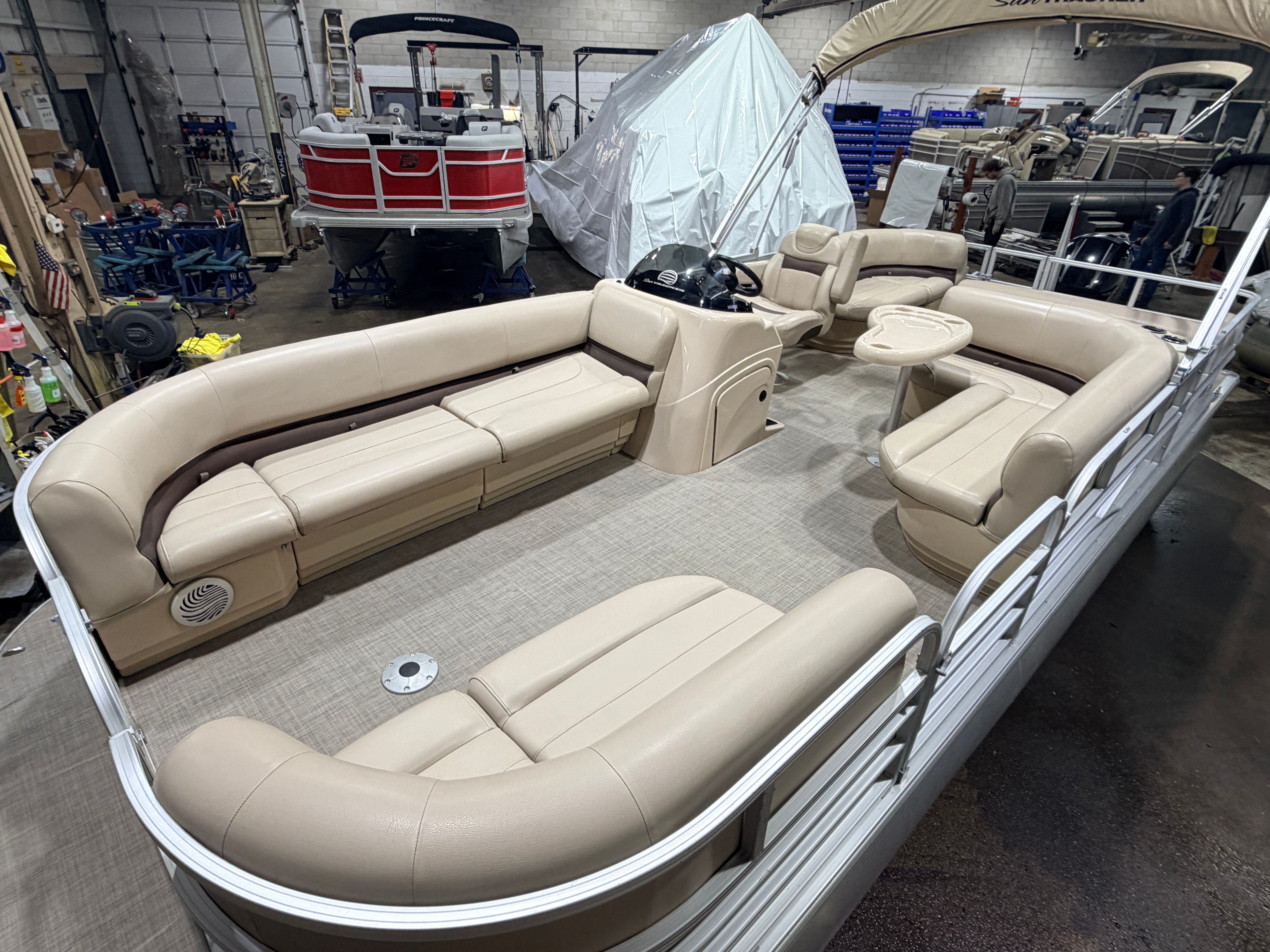 Sun Tracker Party Barge Rear Lounge 22 150HP Tritoon $34,995