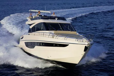 2023 Cayman Yachts F520