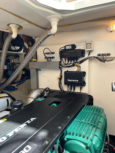 Simorgh Yacht Photos Pics 