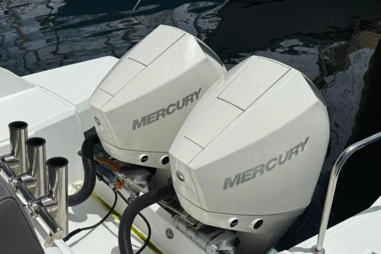 P'tit Bateau Yacht Photos Pics Twin Mercury outboard engines on a 2022 Jeanneau Cap Camarat 9.0 wa boat.