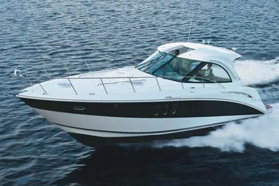 Cruisers Yachts 390 Sports Coupe