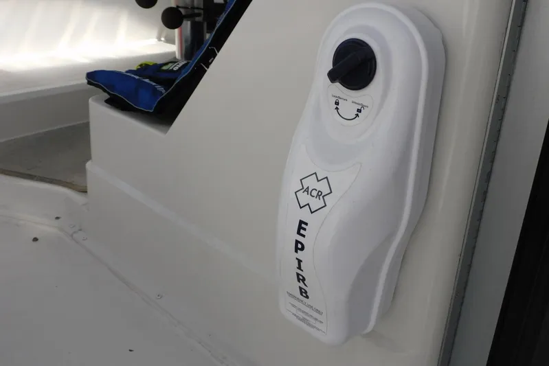 La Vida Yacht Photos Pics EPIRB device on 1993 Carver 445 Aft Cabin Motor Yacht for emergency location.
