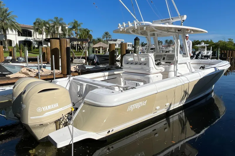 Champagne Colored Beauty Yacht Photos Pics 