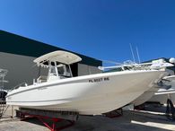 2017 Boston Whaler 270 Dauntless