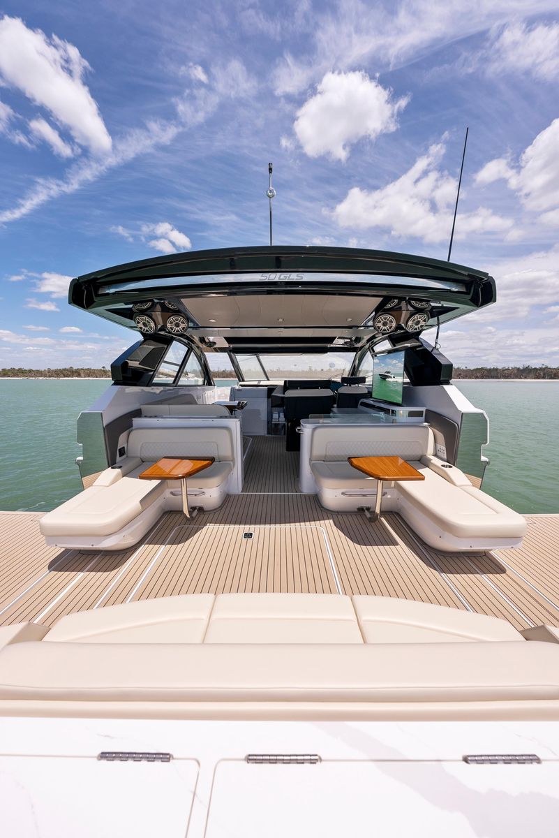 2023 Cruisers Yachts 50 