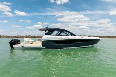 Cruisers Yachts 50 GLS
