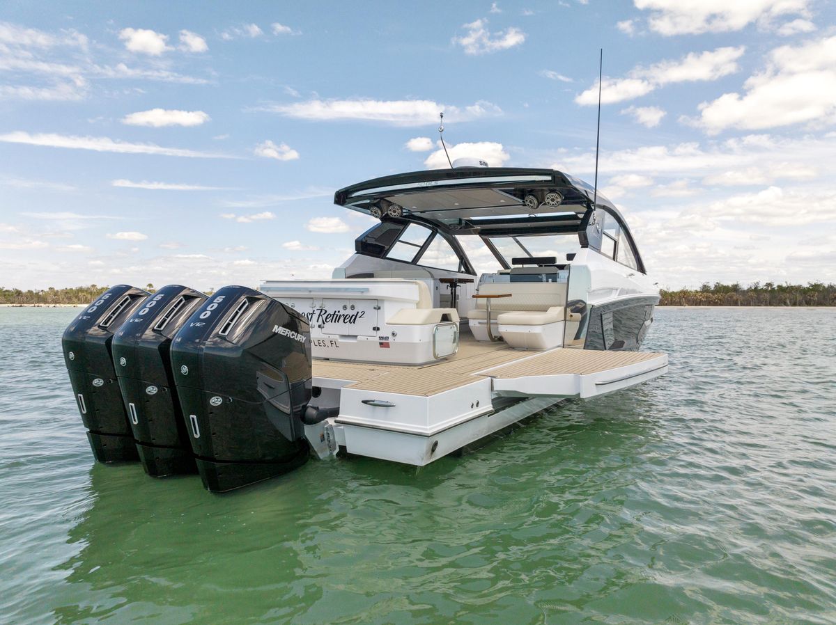 2023 Cruisers Yachts 50 