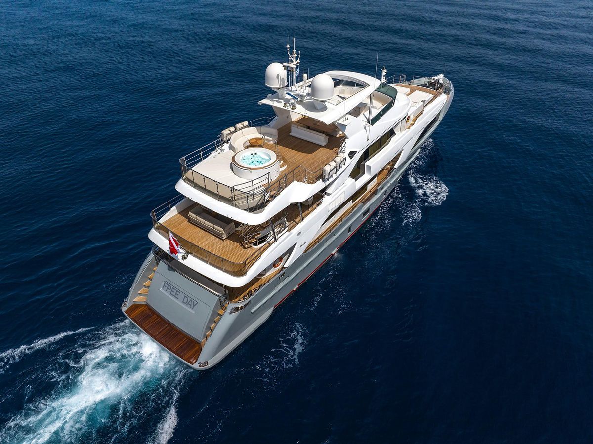 2014 Benetti 132 