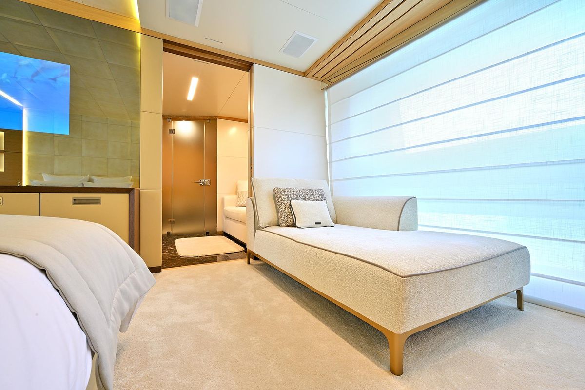 2014 Benetti 132 