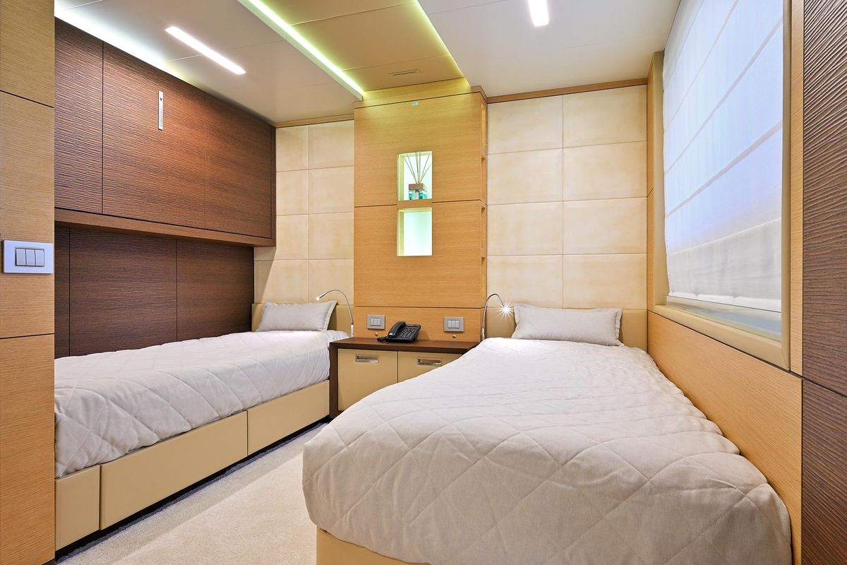 2014 Benetti 132 