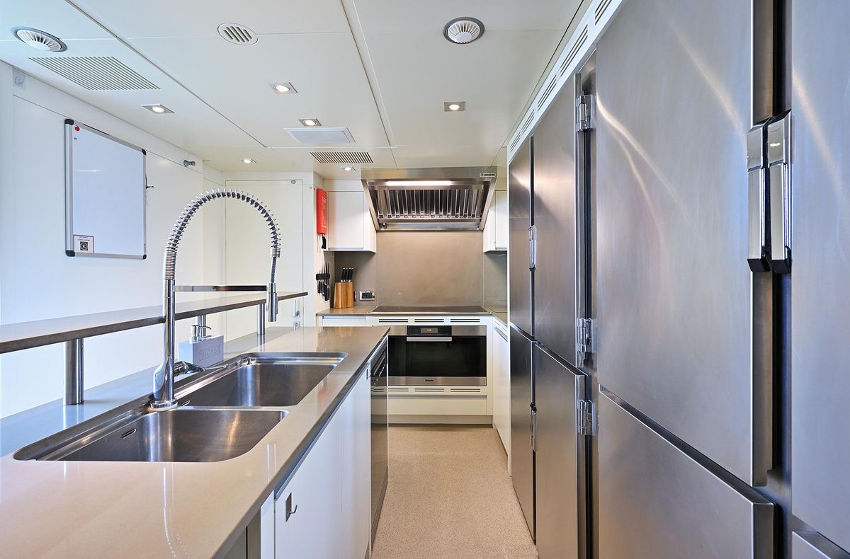 2014 Benetti 132 