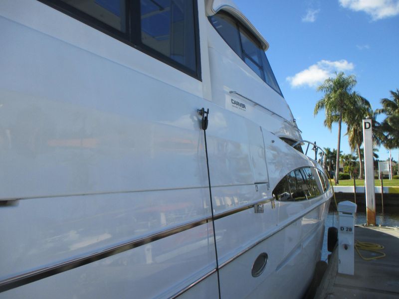 2000 Carver 506 Motor Yacht