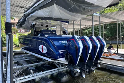 Cigarette 42 Auroris