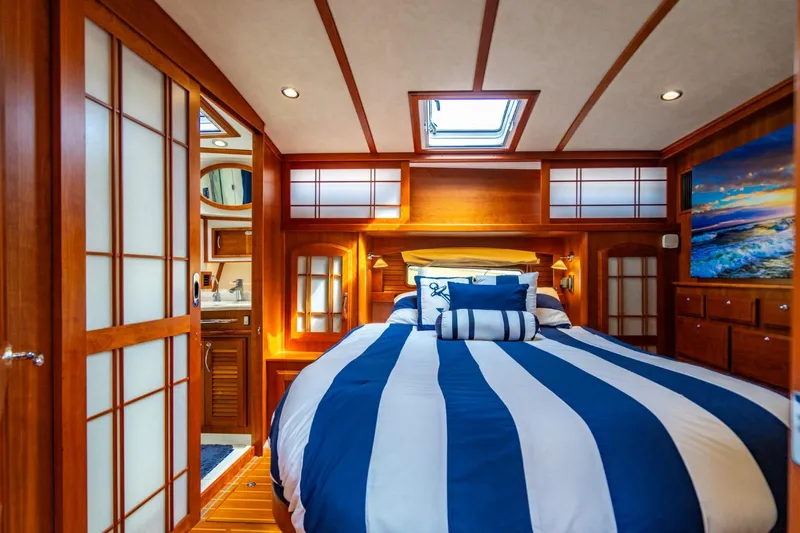 Salty Dog Yacht Photos Pics 