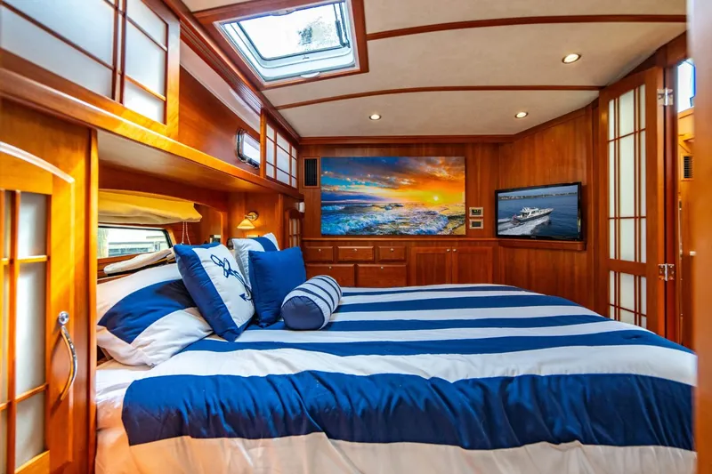 Salty Dog Yacht Photos Pics 