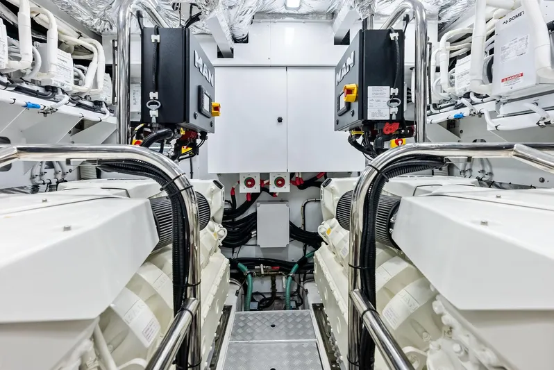 Seaquel Yacht Photos Pics 