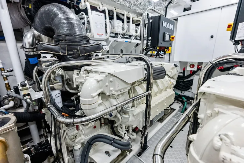 Seaquel Yacht Photos Pics 