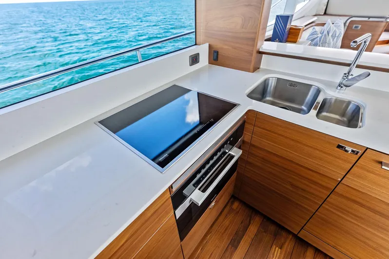 Seaquel Yacht Photos Pics 