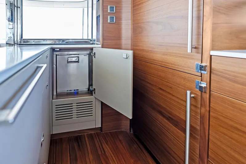 Seaquel Yacht Photos Pics 