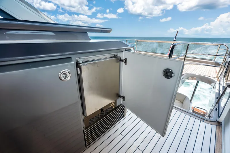 Seaquel Yacht Photos Pics 