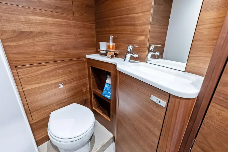 Seaquel Yacht Photos Pics 