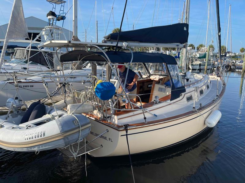 1994 Island Packet 29 Cutter