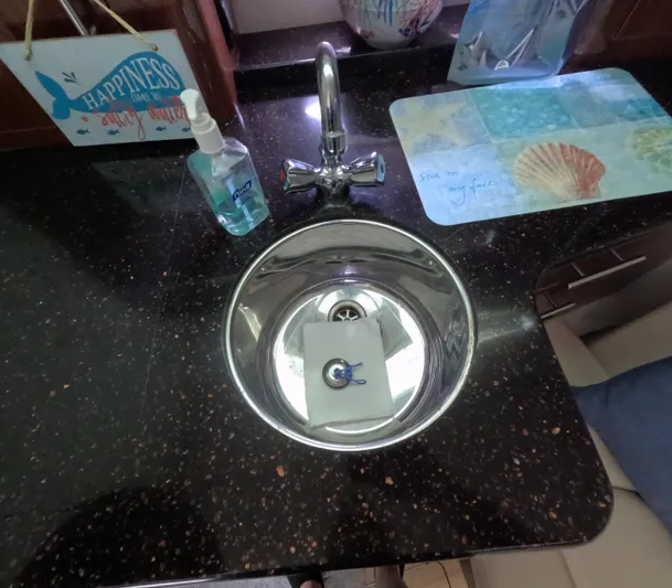 Happy Ours Yacht Photos Pics 