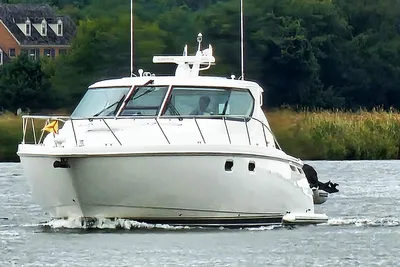 Tiara Yachts 4300 Sovran