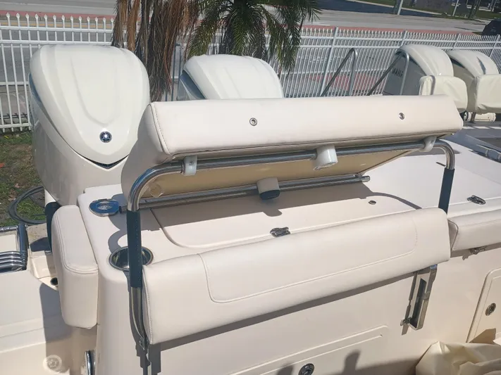 306-821 Yacht Photos Pics 