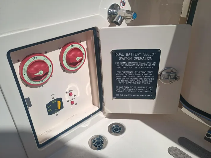 306-821 Yacht Photos Pics 