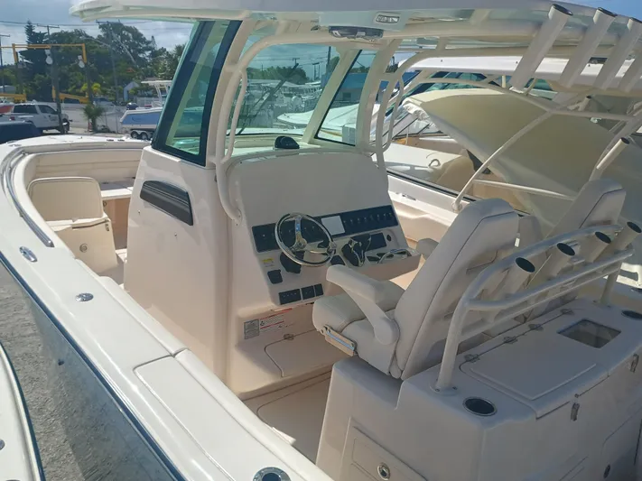 306-821 Yacht Photos Pics 