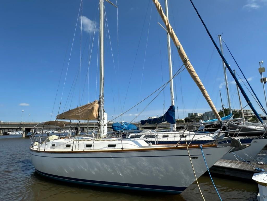 37 foot sailboat for sale discount