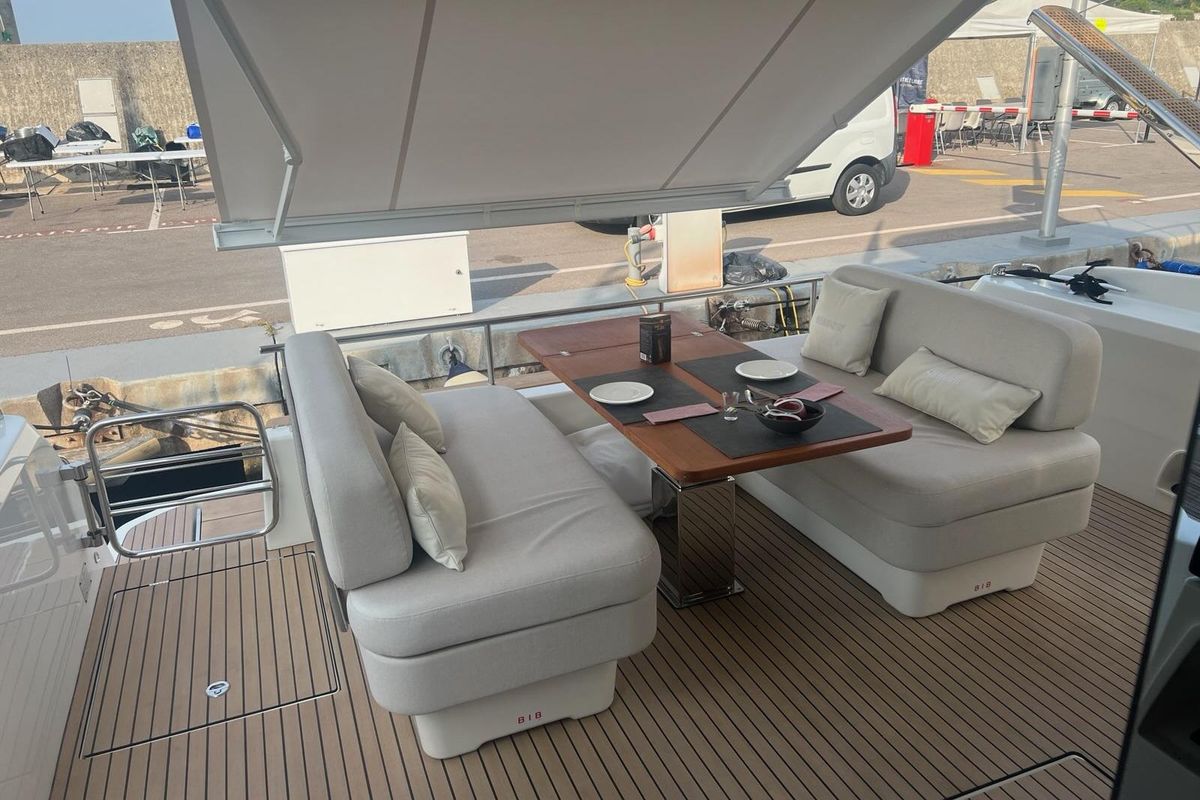 2024 Prestige 49 