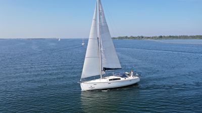2011 Beneteau Oceanis 40