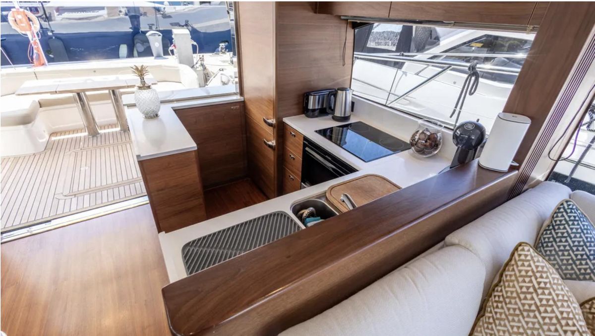 2022 Princess 66 