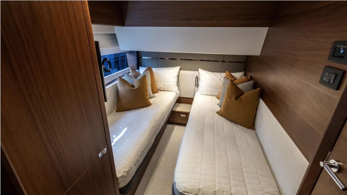 2022 Princess 66 